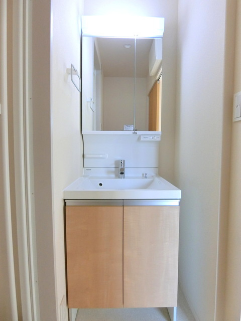 プティ・リヴィエールDの洗面所|★独立洗面台・脱衣スペース★