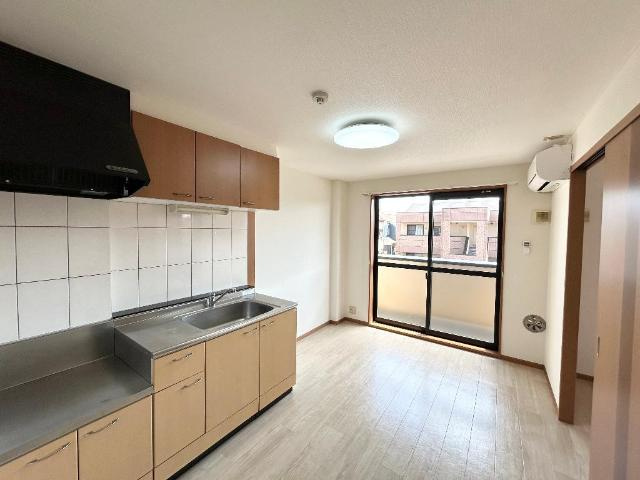 ガーデンヒルズNAKAYAMA弐番館の居間・リビング|リビング