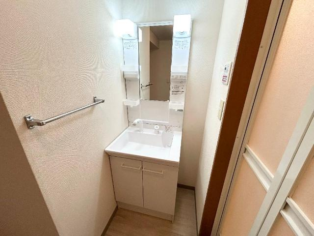 ガーデンヒルズNAKAYAMA弐番館の洗面所|洗髪洗面化粧台