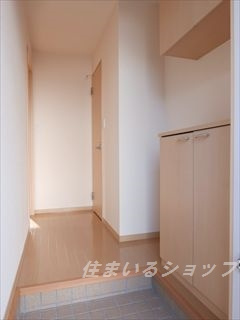 広島市安佐北区三入１丁目のアパートの玄関