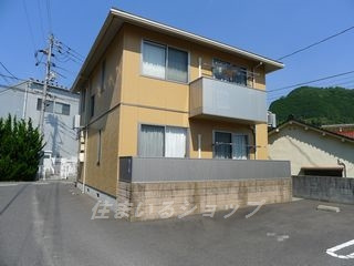 広島市安佐北区三入１丁目のアパートの外観