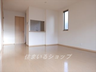 広島市安佐北区三入１丁目のアパートの居間・リビング|人気の対面キッチン