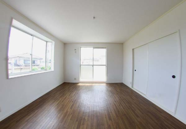 モアクレスト清水の居間・リビング|ゆったり過ごせる居間です