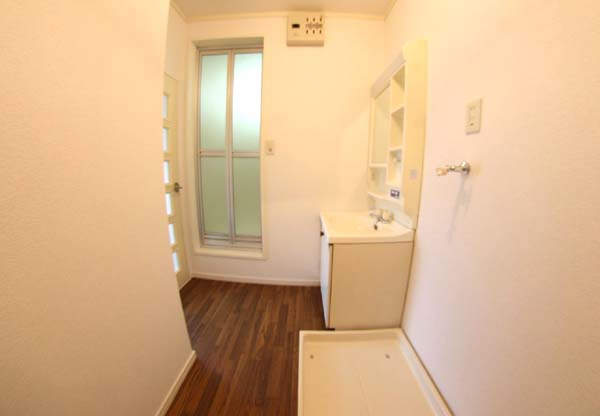 モアクレスト清水の洗面所|広い洗面スペース