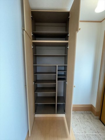 新白岡チェリー館の玄関|ゆったりとした玄関です