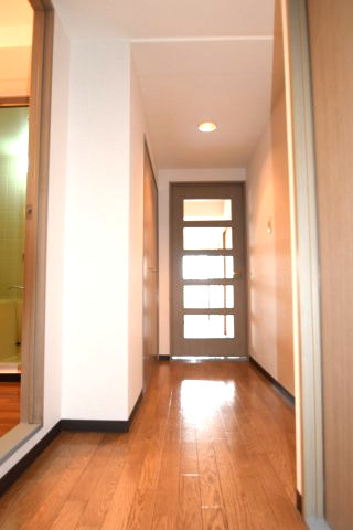 シェリール北原台のその他|廊下です。収納もあります
前回募集時の写真です