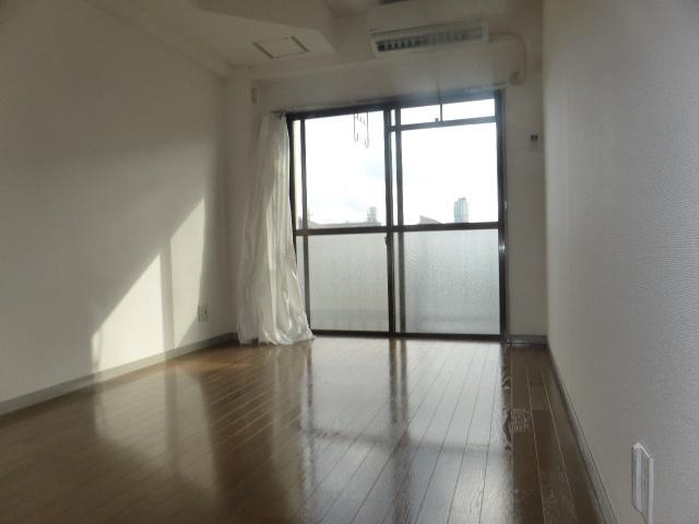 ロイヤルマンション今井の居間・リビング|使いやすいリビングです