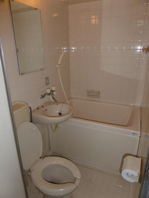 ロイヤルマンション今井の浴室|コンパクトで使いやすいお風呂です