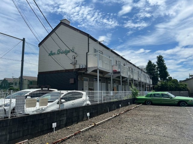 さいたま市西区三橋６丁目のアパートの外観|外観は落ち着いています