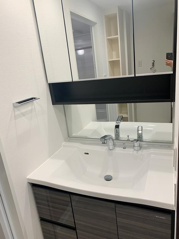 サンクレイドル岩槻ステーションウィズの洗面所|スペースが確保できる洗面所です