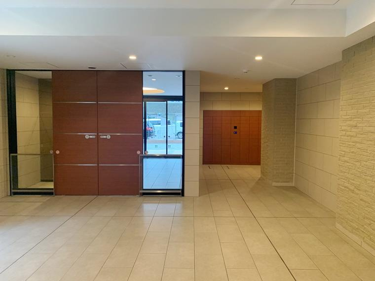 サンクレイドル岩槻ステーションウィズのエントランス|毎日通るエントランスはこのようになっています