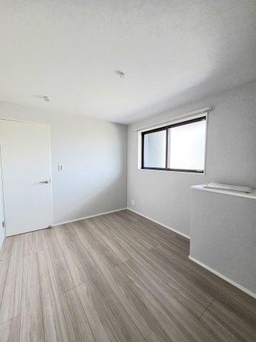 コンフォルトの洋室|明るい洋室です