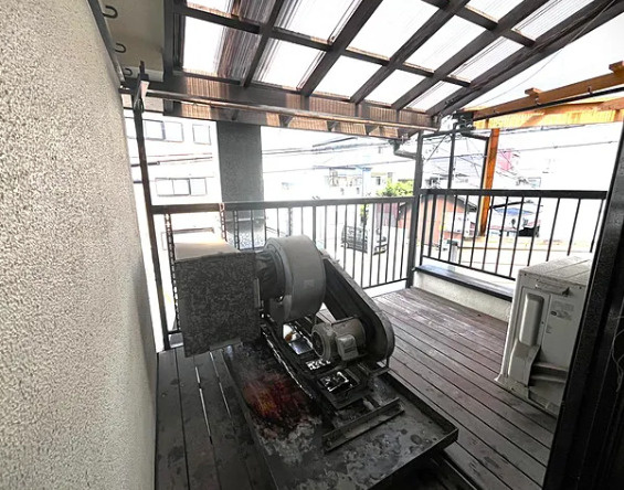 十三東4丁目貸店舗のバルコニー|バルコニー・換気ダクト