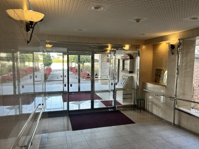 【その他共用部分】 | サントノーレ大牟田 | ホテルのロビーを彷彿とさせる、気品あふれるエントランス