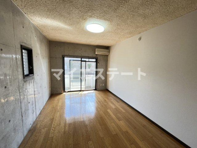 【居間・リビング】 | サンライズマンション | 別部屋写真