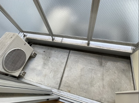 NABビルのバルコニー