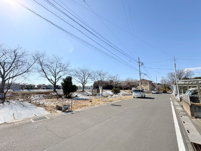 川越市渋井　建築条件なし売地　「上福岡駅」徒歩38分　敷地69坪　【南古谷小学区】の前面道路含む現地写真