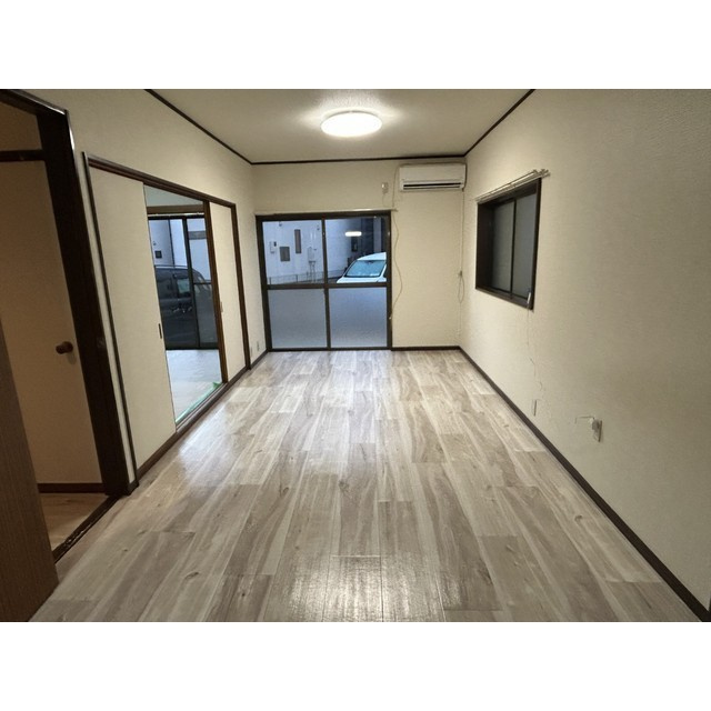 リブレス戸張戸建の居間・リビング