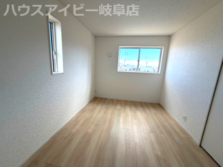 【洋室】 | 瑞穂市野田新田新築建売残り1棟！お車並列5台以上可能！広めのインナーバルコニーのあるお家！ | 瑞穂市野田新田新築建売残り1棟！お車並列5台以上可能！広めのインナーバルコニーのあるお家！
