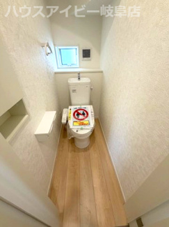 【トイレ】 | 瑞穂市野田新田新築建売残り1棟！お車並列5台以上可能！広めのインナーバルコニーのあるお家！ | 瑞穂市野田新田新築建売残り1棟！お車並列5台以上可能！広めのインナーバルコニーのあるお家！