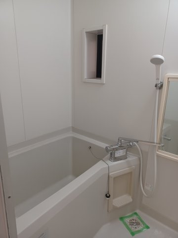 エマーユ・ピノの浴室|落ち着いた空間のお風呂です