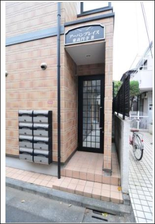 アーバンプレイス東高円寺Bのエントランス