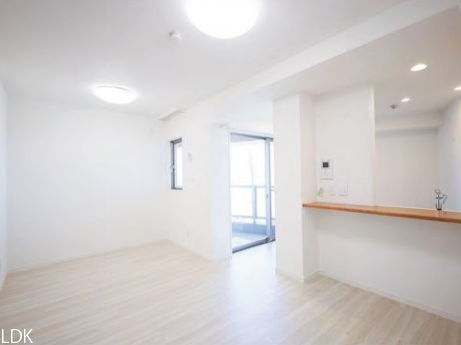 ベルドゥムール北越谷駅前の居間・リビング