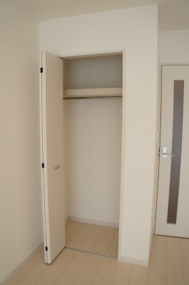 リブリ・松戸上本郷の収納|こまごまとしたものを収納できそうですね