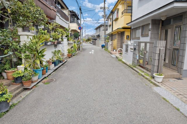 テラシエ浜甲子園1丁目新築一戸建て│4LDK+駐車２台可の前面道路含む現地写真|前面道路は北西側4.5ｍ公道です。