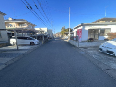 【前面道路含む現地写真】 | 真岡市久下田西5LDK中古住宅
