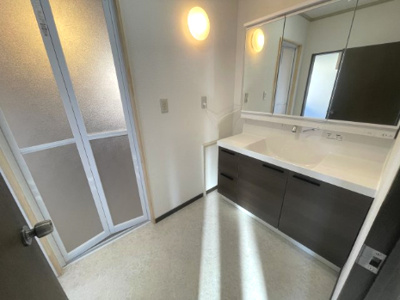 【独立洗面台】 | 真岡市久下田西5LDK中古住宅