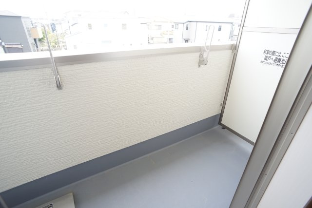 エクシーレ逆瀬川のバルコニー