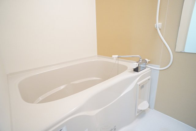 エクシーレ逆瀬川の浴室