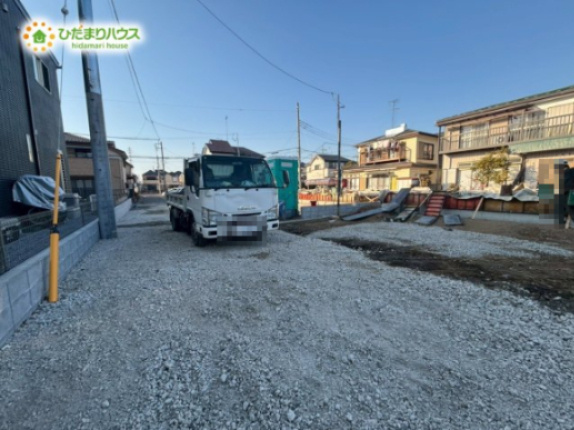 鴻巣市鴻巣第1　新築戸建　クレイドルガーデン03の前面道路含む現地写真