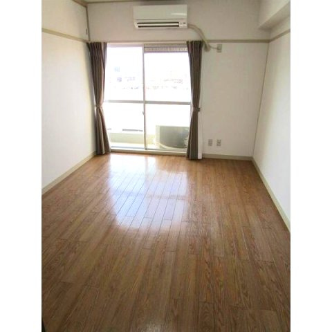 ヤマイチプラザ黒田の洋室