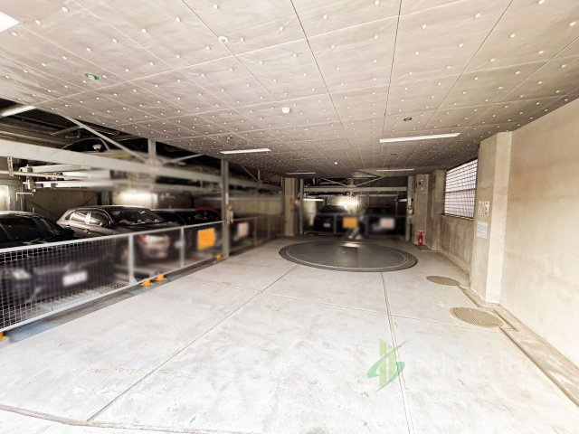 オーベル三軒茶屋ｄｒの駐車場