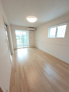 【居間・リビング】 | ラルーチェ畠敷　Ⅱ