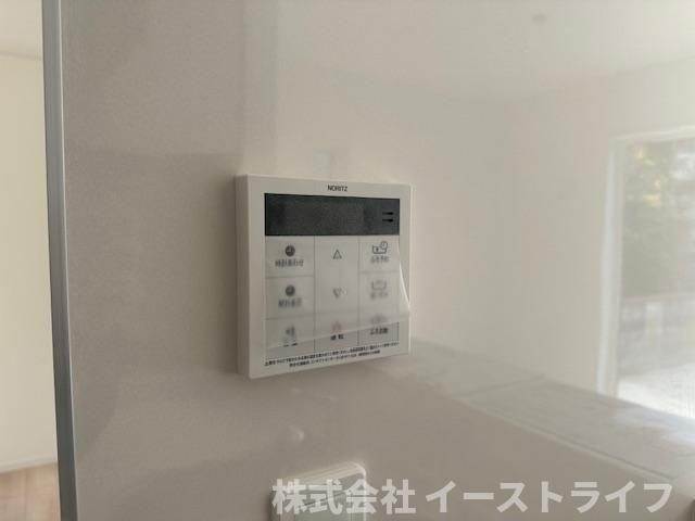 【新築戸建】　いわき市内郷内町第7　全1棟の発電・温水設備|同社施工写真　追い炊き機能付き給湯リモコン