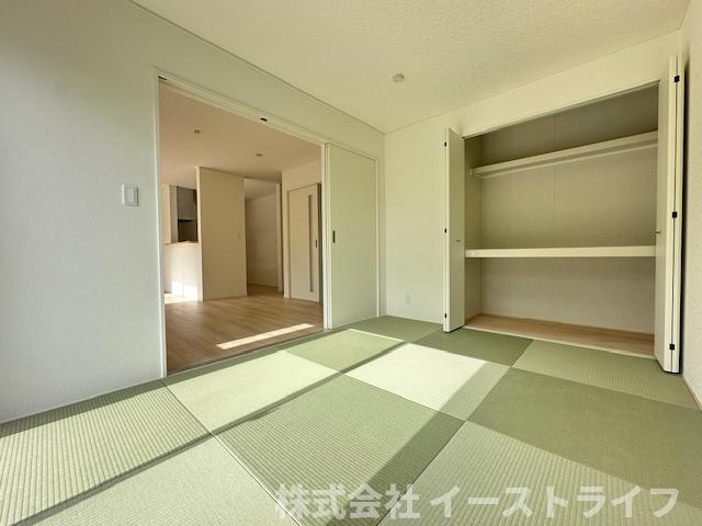 【新築戸建】　いわき市内郷内町第7　全1棟の和室|同社施工写真　1階にある独立した和室は来客用のスペースとして重宝します。