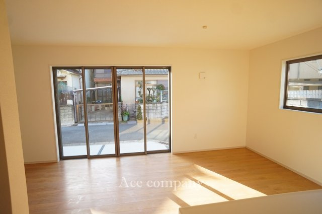 【前面道路含む現地写真】 | 八尾市沼3丁目 | 【北側前面道路：幅員約5ｍ☆】【西側前面道路：幅員約4.7ｍ☆】スーパー・ドラッグストア・コンビニ徒歩5分圏内です♪