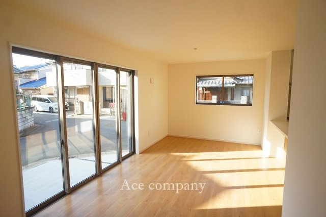 【前面道路含む現地写真】 | 八尾市沼3丁目 | 【北側前面道路：幅員約5ｍ☆】【西側前面道路：幅員約4.7ｍ☆】