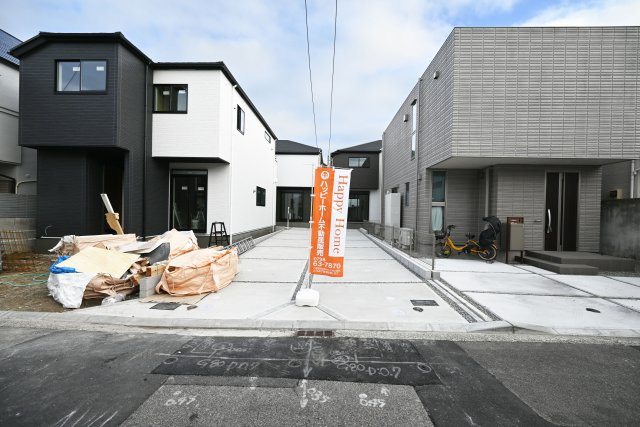 テラシエ浜甲子園1丁目新築一戸建て│4LDK+駐車２台可の外観|全3区画。3号棟は完成済みですのでいつでも室内を見学して頂けます。見学をご希望の方はお気軽にお問い合わせ下さい。