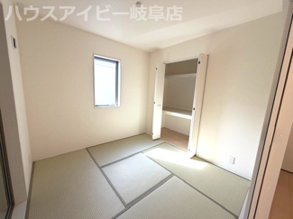 【和室】 | 本巣市下真桑新築建売全3棟！長期優良住宅！耐震等級3・住宅性能評価書取得！お車並列3台可能！ | 本巣市下真桑新築建売全3棟！長期優良住宅！耐震等級3・住宅性能評価書取得！お車並列3台可能！