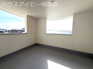 【バルコニー】 | 本巣市下真桑新築建売全3棟！長期優良住宅！耐震等級3・住宅性能評価書取得！お車並列3台可能！ | 本巣市下真桑新築建売全3棟！長期優良住宅！耐震等級3・住宅性能評価書取得！お車並列3台可能！