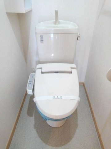 ベル　セレーノ　Ｂ棟のトイレ|ゆったりとした空間のトイレです