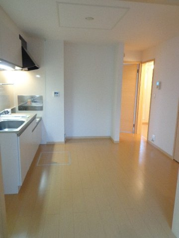 レバンテＡの内装|明るい色調の室内です