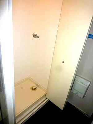 【設備】 | ルーチェⅡ番館 | 洗濯機置場
＊イメージ　同物件・反転タイプの写真