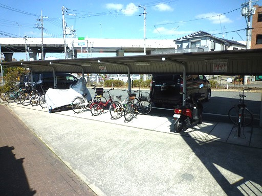 ルーチェⅡ番館のエントランス|駐輪場