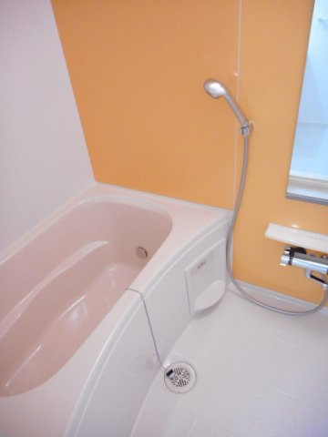 ホーリー・レジデンスの浴室|コンパクトで使いやすいお風呂です