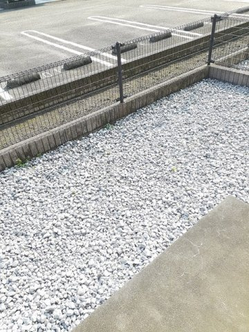 ヴィラエミネンス　Ｃの庭|簡単な家庭菜園も楽しめるお庭です